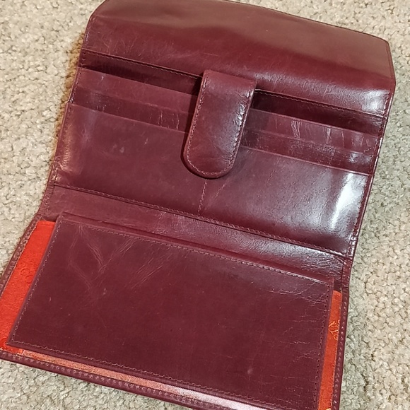 * Sophia Visconti Checkbook Wallet Leather - Picture 6 of 7